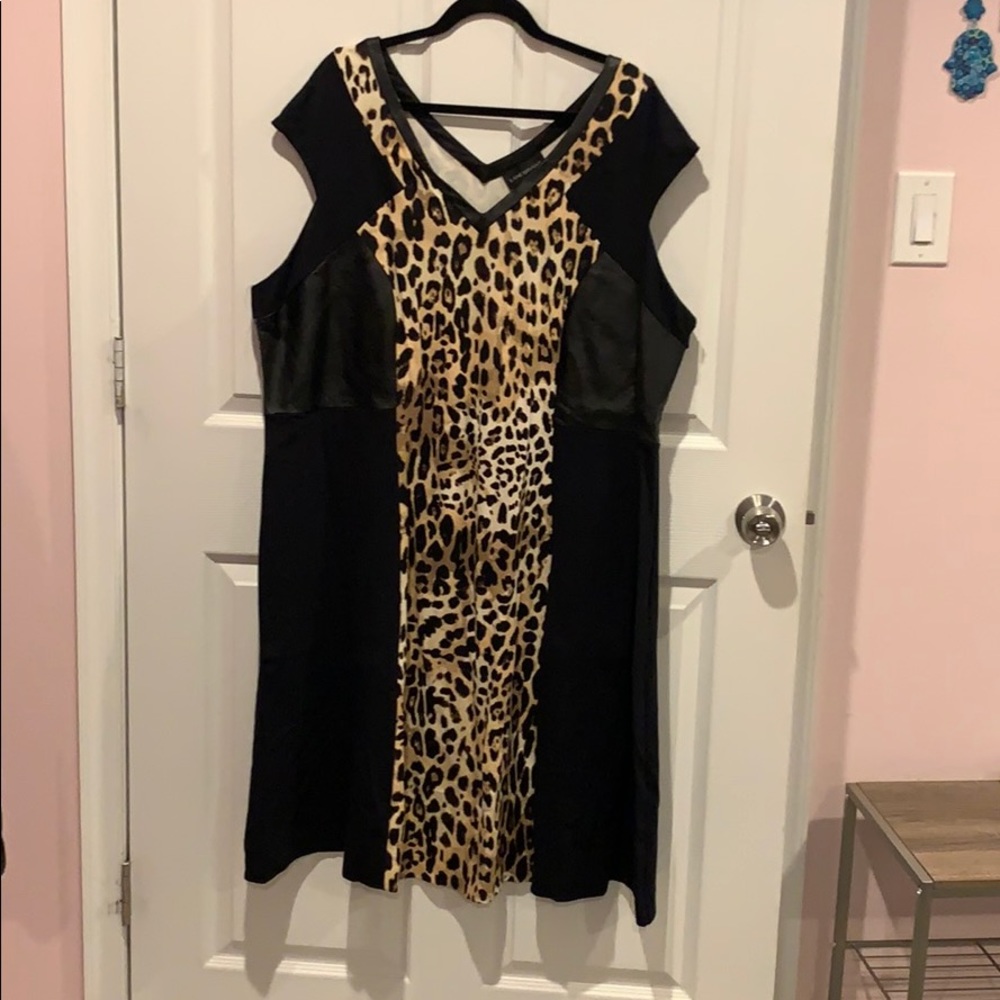 Gorgeous nw without tag never worn midi dress